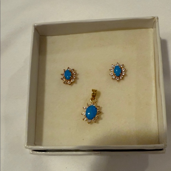 Jewelry - Elegant Gold and Blue Jewelry Set